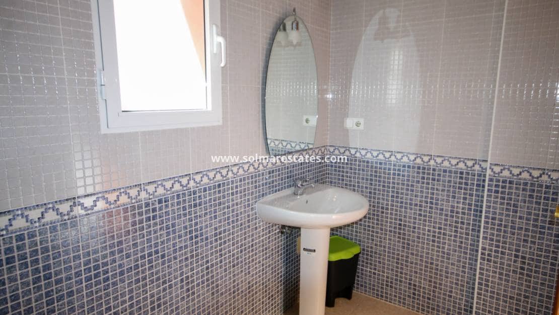 Apartamento de 3 habitaciones en Villamartin en venta con piscina - 175.000 € (Ref: 9544023)