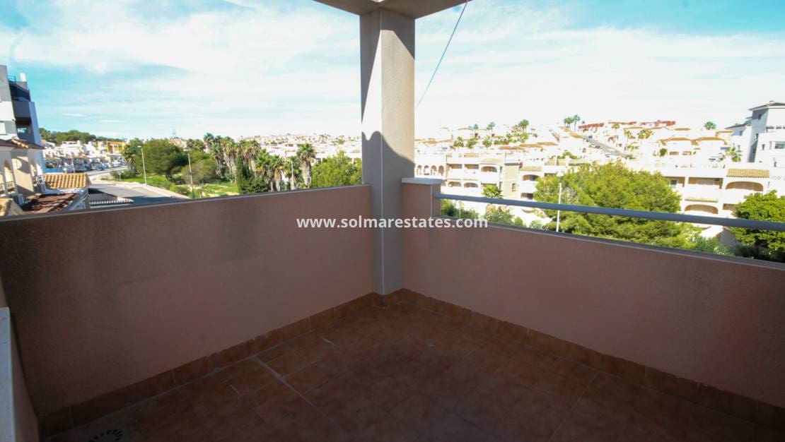 Apartamento de 3 habitaciones en Villamartin en venta con piscina - 175.000 € (Ref: 9544023)