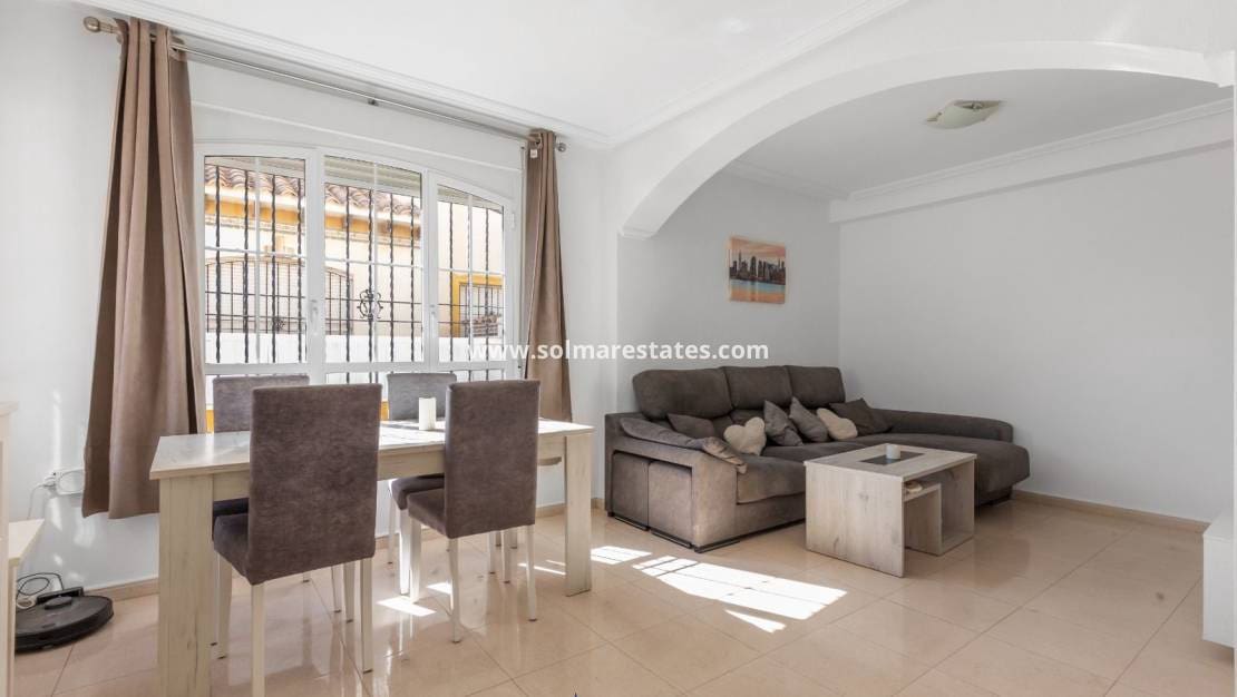2 chambre Maison de Ville à vendre à Cabo Roig avec piscine - 255 000 € (Ref: 9544473)