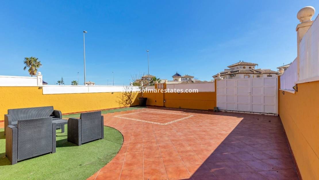 2 chambre Maison de Ville à vendre à Cabo Roig avec piscine - 255 000 € (Ref: 9544473)