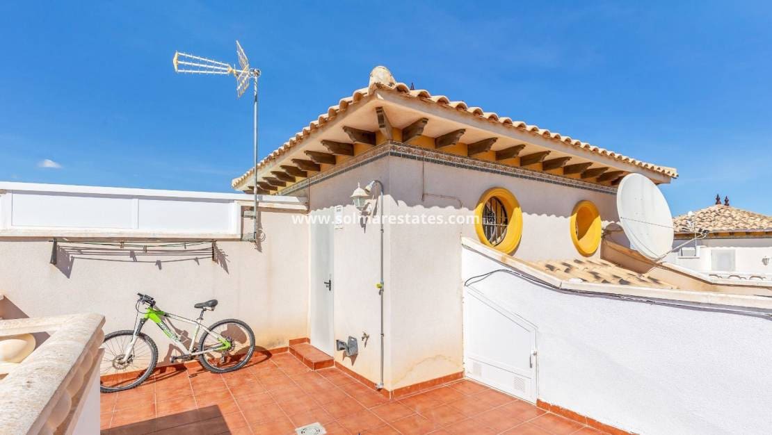 2 chambre Maison de Ville à vendre à Cabo Roig avec piscine - 255 000 € (Ref: 9544473)