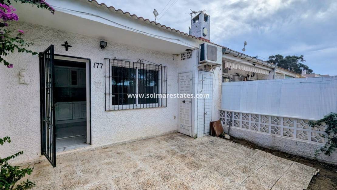 2 chambre Bungalow à vendre à Guardamar del Segura - 93 999 € (Ref: 9548849)