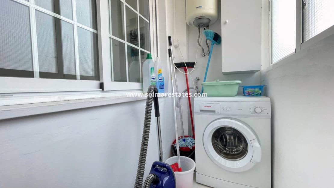 2 soverom Leilighet til salgs i Punta Prima med svømmebasseng - € 185 000 (Ref: 9548850)