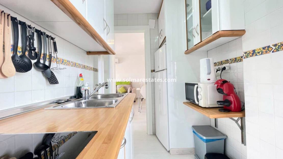 2 soverom Leilighet til salgs i Punta Prima med svømmebasseng - € 185 000 (Ref: 9548850)