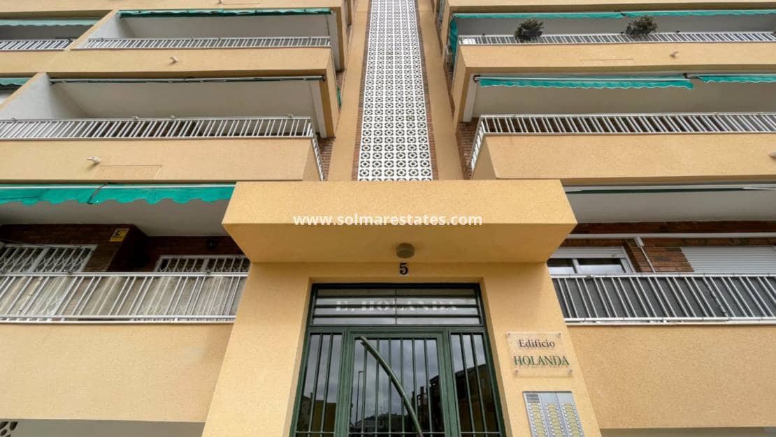 2 soverom Leilighet til salgs i Punta Prima med svømmebasseng - € 185 000 (Ref: 9548850)