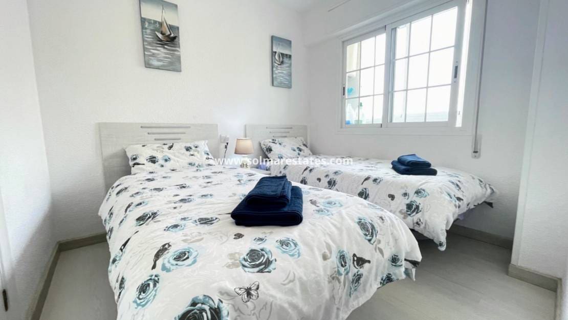 2 soverom Leilighet til salgs i Punta Prima med svømmebasseng - € 185 000 (Ref: 9548850)