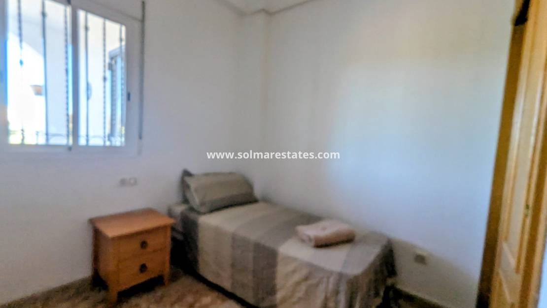 2 chambre Appartement à vendre à Orihuela Costa avec piscine - 140 000 € (Ref: 9548851)