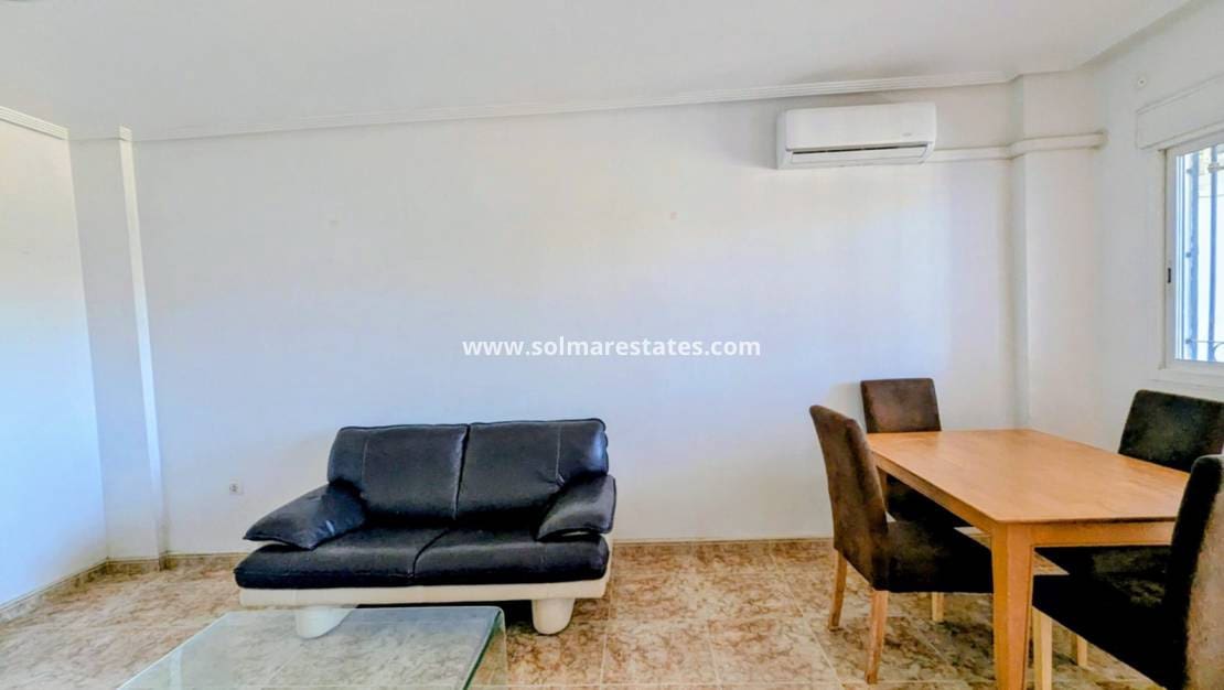 2 chambre Appartement à vendre à Orihuela Costa avec piscine - 140 000 € (Ref: 9548851)