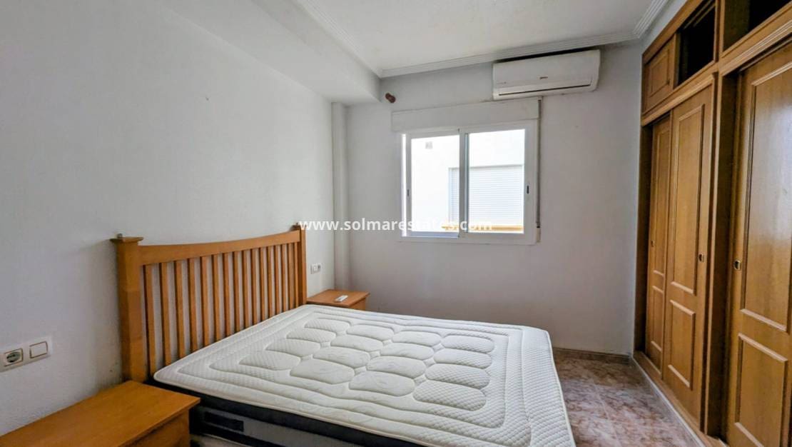 2 chambre Appartement à vendre à Orihuela Costa avec piscine - 140 000 € (Ref: 9548851)