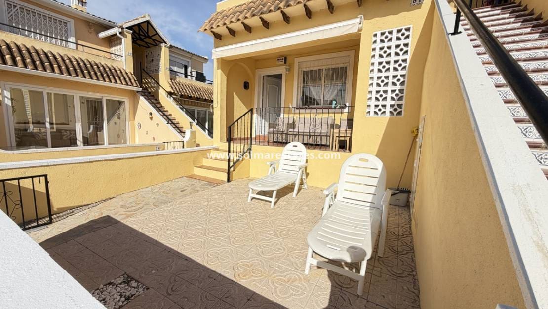 2 sovrum Lägenhet till salu i Villamartin med pool - 159 000 € (Ref: 9549910)