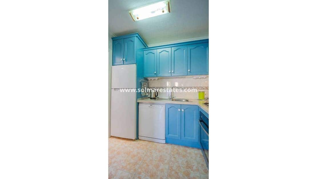 3 makuuhuone Omakotitalo myytävänä paikassa Playa Flamenca mukana uima-altaan - 269 000 € (Ref: 9549914)