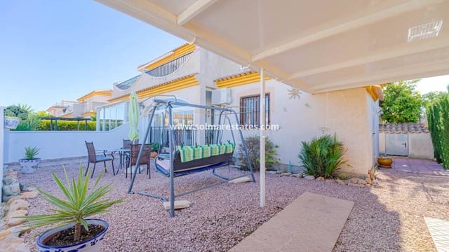 3 makuuhuone Omakotitalo myytävänä paikassa Playa Flamenca, Orihuela mukana uima-altaan - 269 000 € (Ref: 9549914)