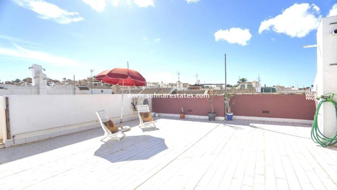 2 soverom Leilighet til salgs i Los Altos med svømmebasseng - € 149 900 (Ref: 9552262)