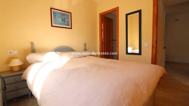 2 makuuhuone Huoneisto myytävänä paikassa San Luis, Torrevieja mukana uima-altaan - 119 950 € (Ref: 9553134)