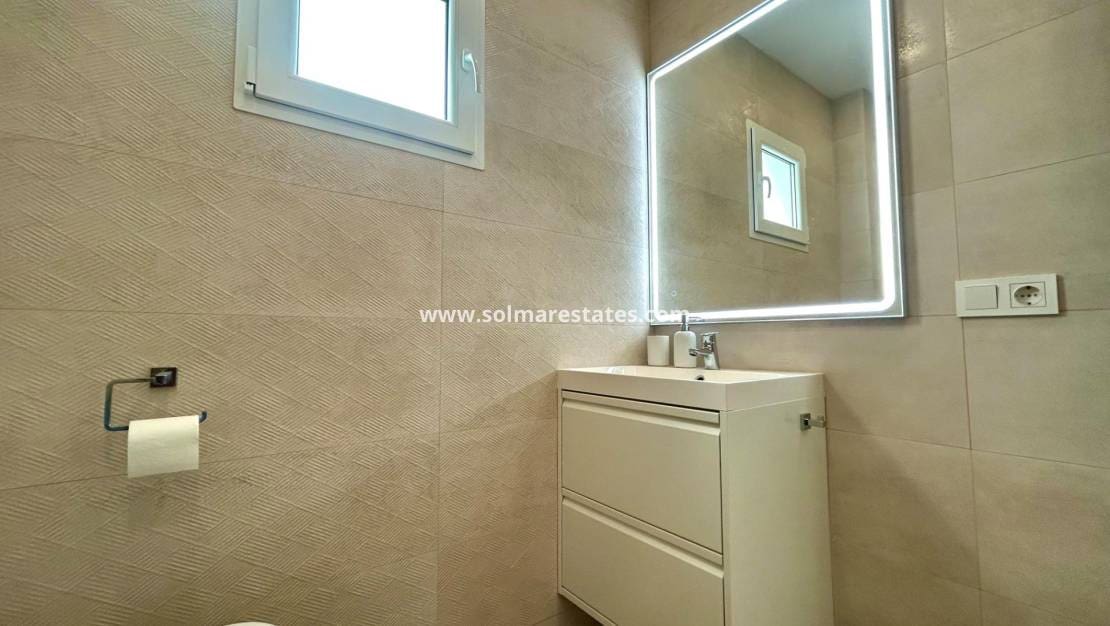 Apartamento de 1 habitación en Villamartin en venta - 89.950 € (Ref: 9553138)