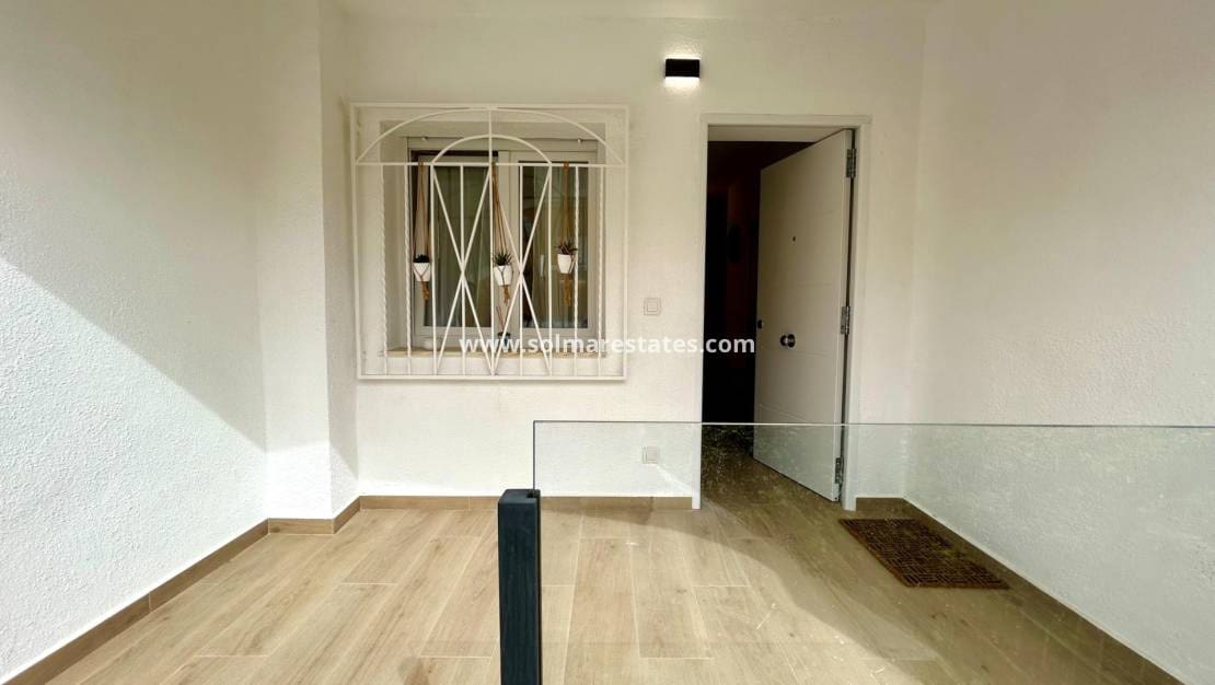 Apartamento de 1 habitación en Villamartin en venta - 89.950 € (Ref: 9553138)