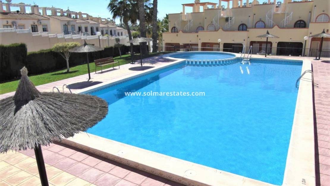 2 quarto Apartamento para venda em Villamartin com piscina - 149 000 € (Ref: 9553139)