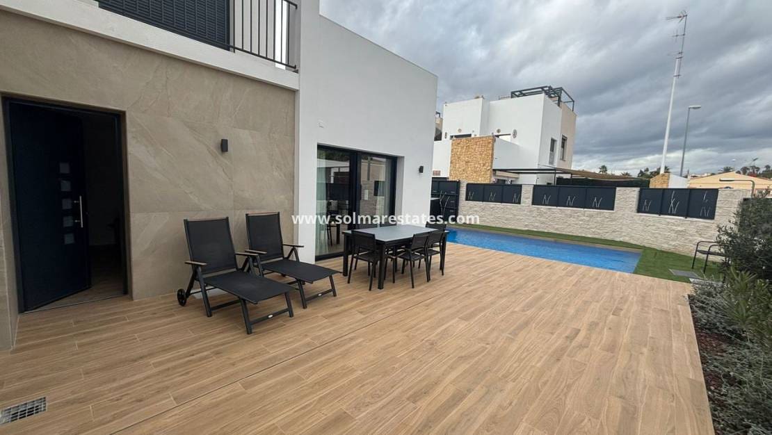 4 chambre Villa/Maison à vendre à Ciudad Quesada avec piscine - 525 000 € (Ref: 9553247)