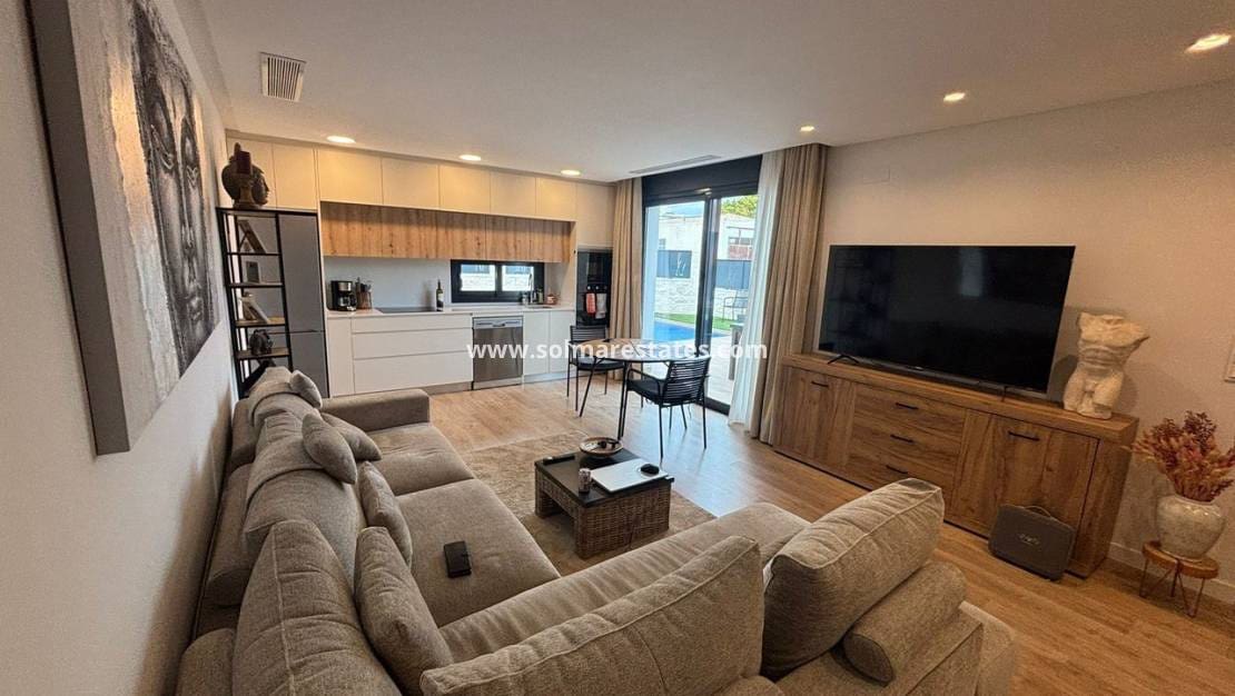 4 chambre Villa/Maison à vendre à Ciudad Quesada avec piscine - 525 000 € (Ref: 9553247)