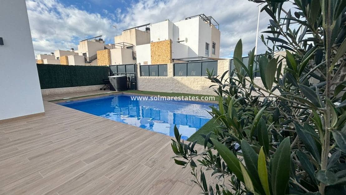 4 chambre Villa/Maison à vendre à Ciudad Quesada avec piscine - 525 000 € (Ref: 9553247)