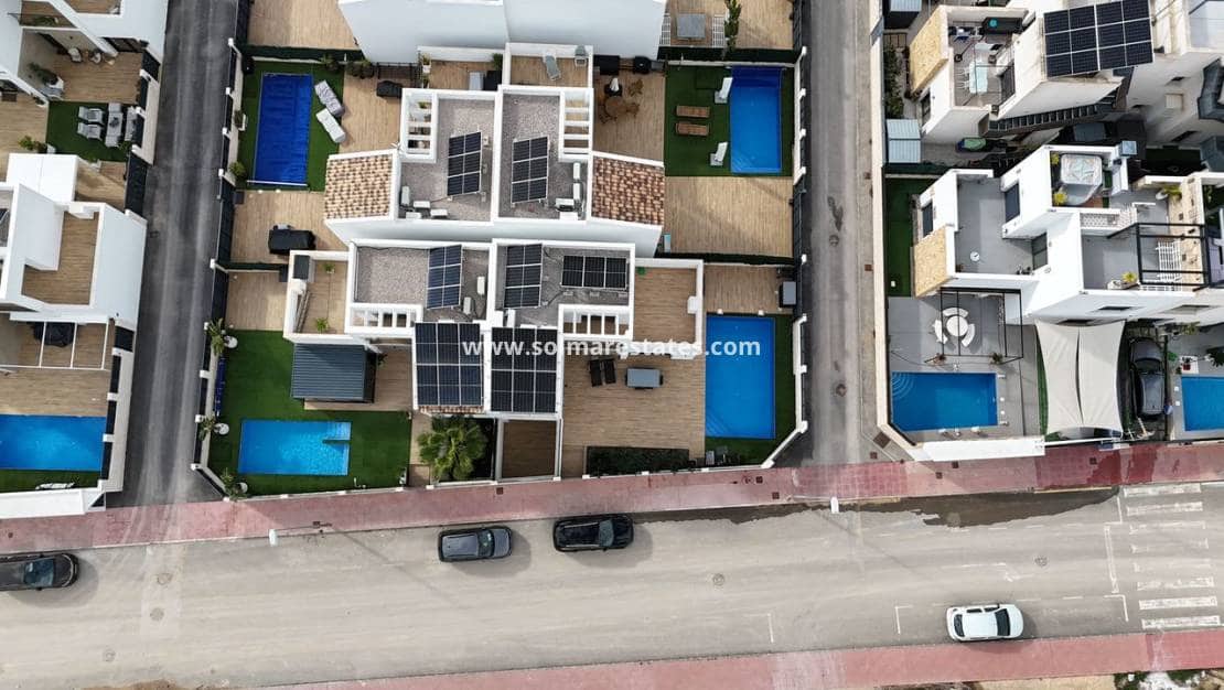 4 chambre Villa/Maison à vendre à Ciudad Quesada avec piscine - 525 000 € (Ref: 9553247)