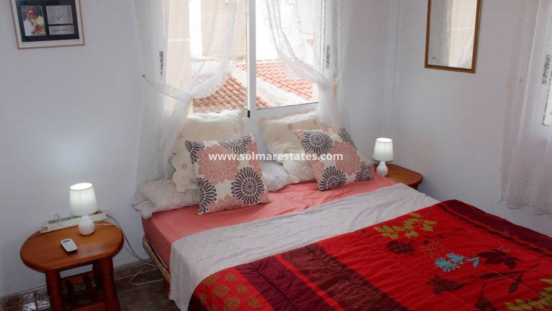 4 slaapkamer Halfvrijstaande villa te koop in Torre de la Horadada - € 272.000 (Ref: 9559473)