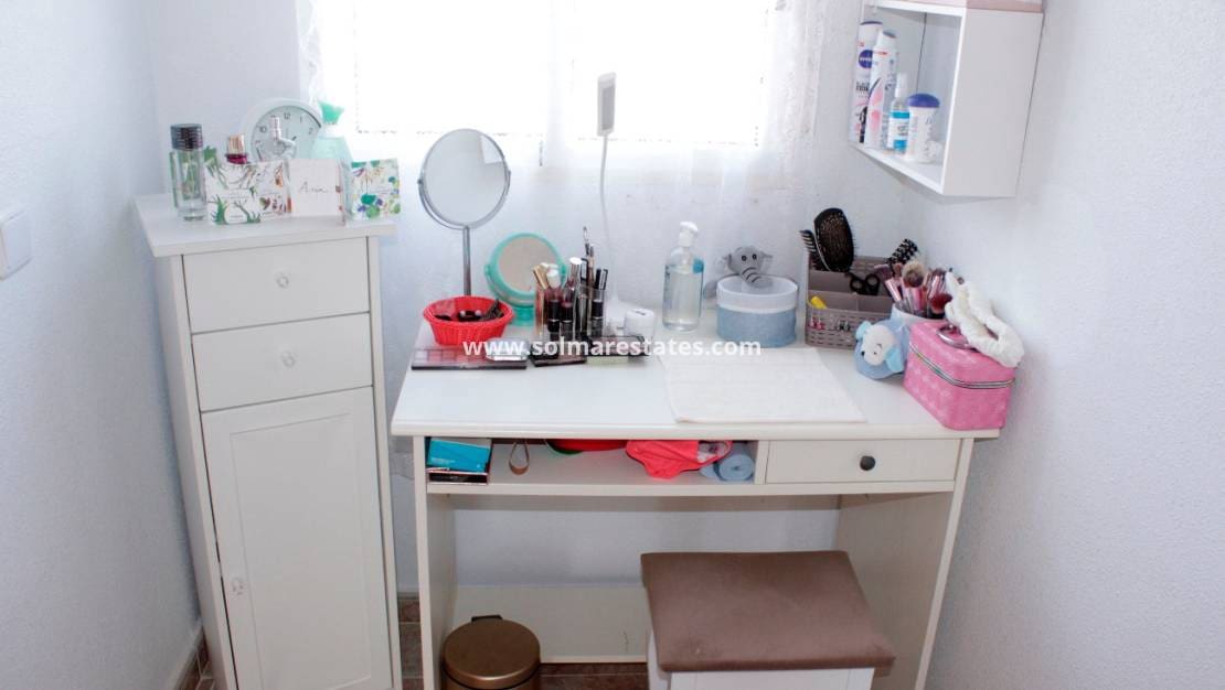 4 slaapkamer Halfvrijstaande villa te koop in Torre de la Horadada - € 272.000 (Ref: 9559473)