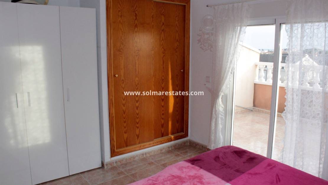 4 slaapkamer Halfvrijstaande villa te koop in Torre de la Horadada - € 272.000 (Ref: 9559473)