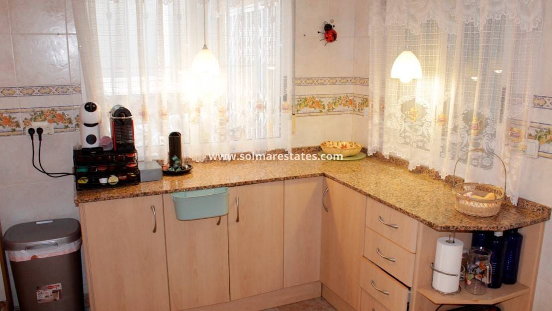 4 slaapkamer Halfvrijstaande villa te koop in Torre de la Horadada - € 272.000 (Ref: 9559473)