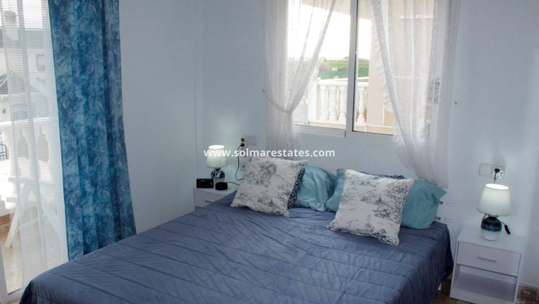 4 slaapkamer Halfvrijstaande villa te koop in Torre de la Horadada - € 272.000 (Ref: 9559473)