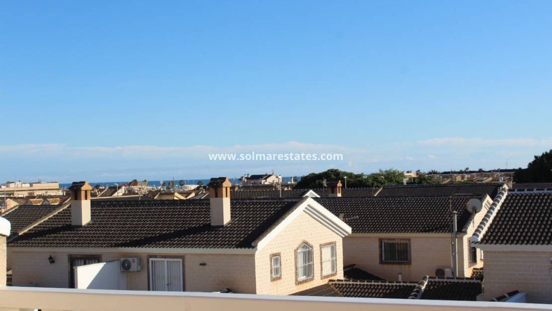 4 slaapkamer Halfvrijstaande villa te koop in Torre de la Horadada - € 272.000 (Ref: 9559473)