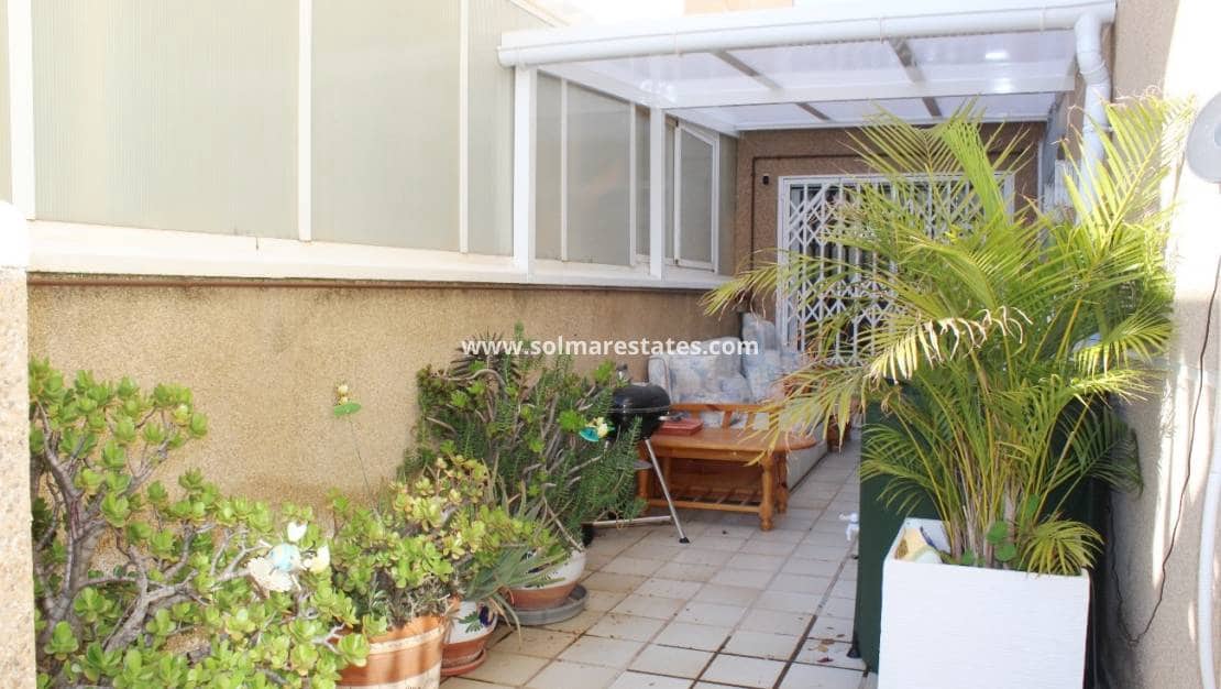 4 slaapkamer Halfvrijstaande villa te koop in Torre de la Horadada - € 272.000 (Ref: 9559473)