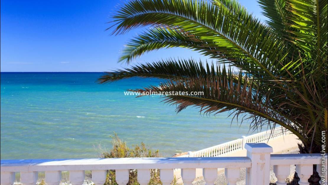 4 slaapkamer Halfvrijstaande villa te koop in Torre de la Horadada - € 272.000 (Ref: 9559473)