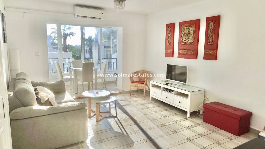 2 sovrum Lägenhet till salu i Villamartin med pool - 175 000 € (Ref: 9562210)