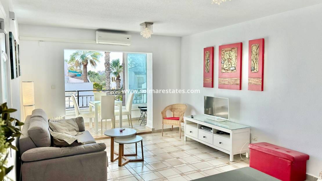 2 sovrum Lägenhet till salu i Villamartin med pool - 175 000 € (Ref: 9562210)