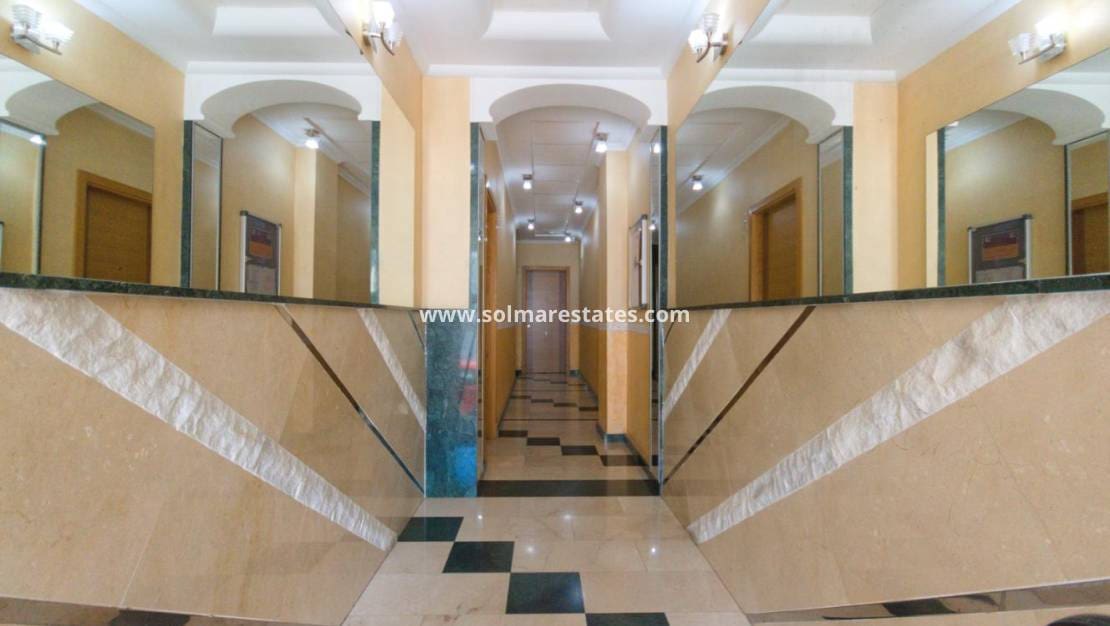 2 Zimmer Apartment zu verkaufen in Formentera del Segura mit Pool - 109.950 € (Ref: 9562554)