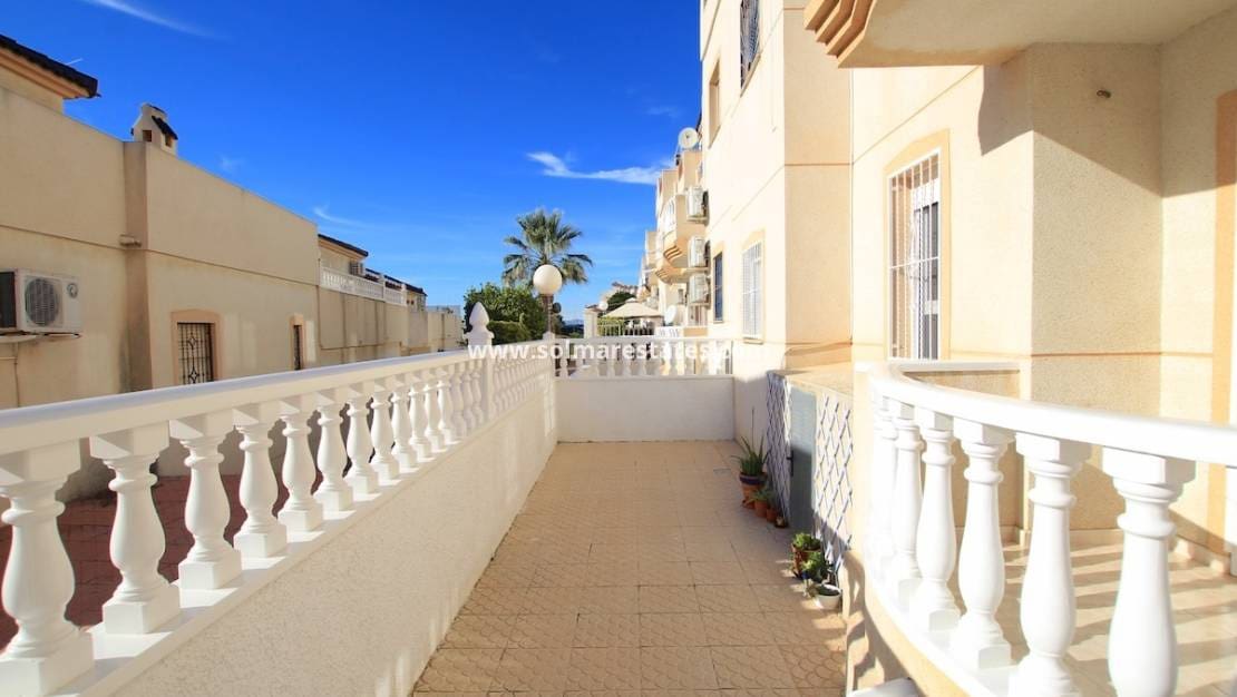 2 Zimmer Apartment zu verkaufen in Ciudad Quesada mit Pool - 139.950 € (Ref: 9562555)