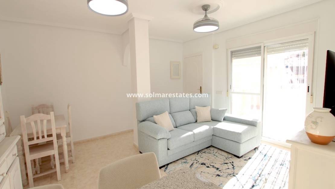 2 Zimmer Apartment zu verkaufen in Ciudad Quesada mit Pool - 139.950 € (Ref: 9562555)
