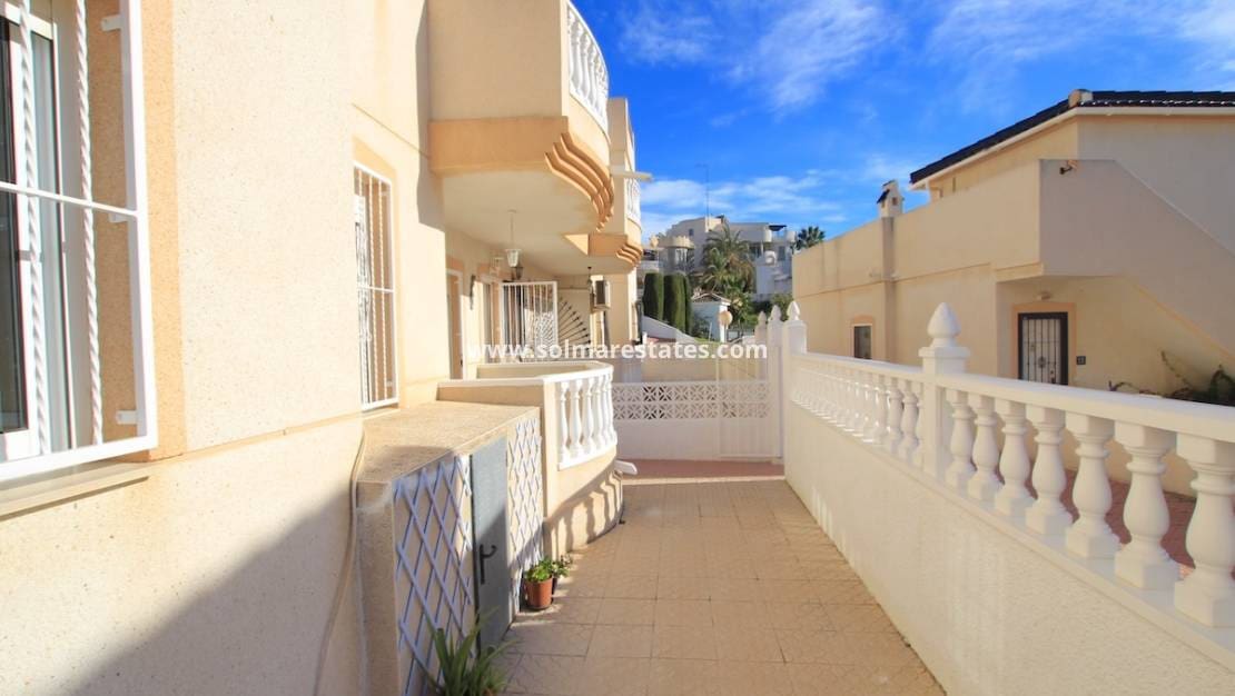 2 Zimmer Apartment zu verkaufen in Ciudad Quesada mit Pool - 139.950 € (Ref: 9562555)