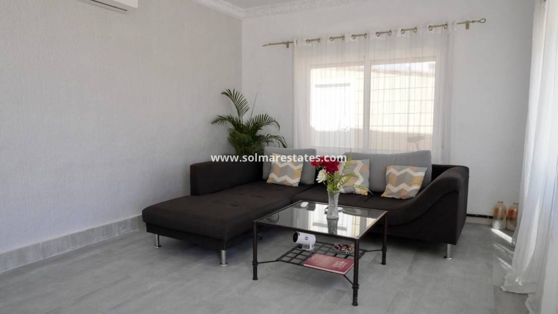 5 Zimmer Villa zu verkaufen in Ciudad Quesada mit Pool - 420.000 € (Ref: 9562557)