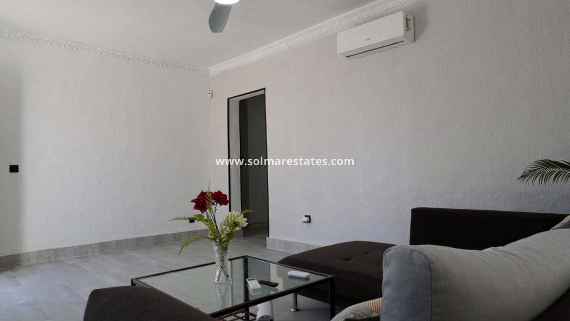 5 Zimmer Villa zu verkaufen in Ciudad Quesada mit Pool - 420.000 € (Ref: 9562557)