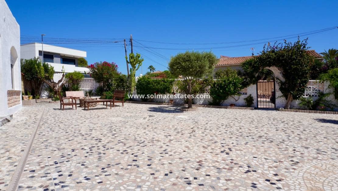 5 Zimmer Villa zu verkaufen in Ciudad Quesada mit Pool - 420.000 € (Ref: 9562557)