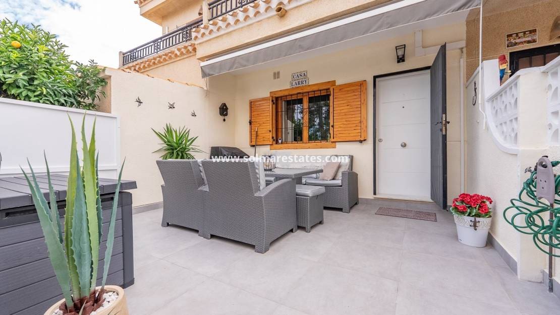 2 sypialnia Dom na sprzedaż w Playa Flamenca z basenem - 199 900 € (Ref: 9566737)