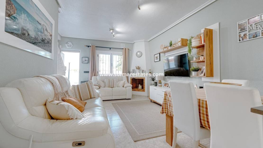 2 sypialnia Dom na sprzedaż w Playa Flamenca z basenem - 199 900 € (Ref: 9566737)