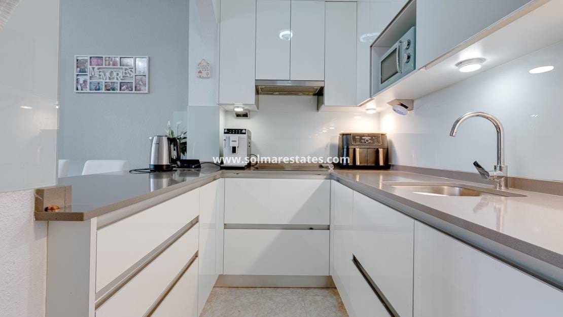 2 sypialnia Dom na sprzedaż w Playa Flamenca z basenem - 199 900 € (Ref: 9566737)