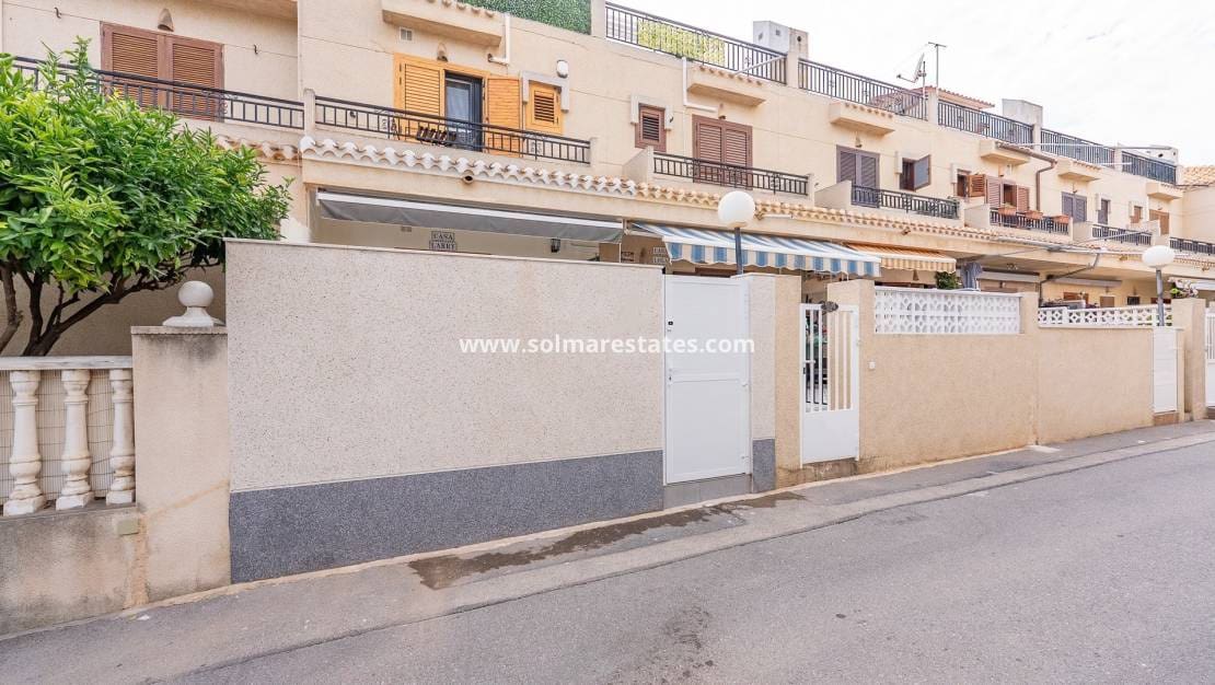 2 sypialnia Dom na sprzedaż w Playa Flamenca z basenem - 199 900 € (Ref: 9566737)