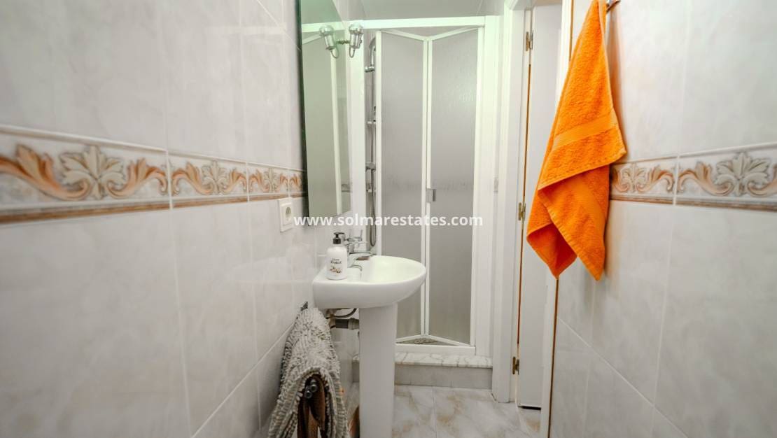 3 sovrum Semi-fristående Villa till salu i Benimar med pool - 249 950 € (Ref: 9566738)