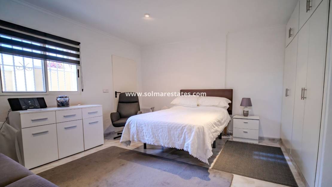 3 sovrum Semi-fristående Villa till salu i Benimar med pool - 249 950 € (Ref: 9566738)