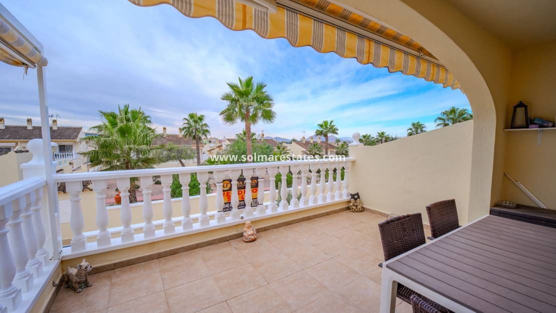 3 sovrum Semi-fristående Villa till salu i Benimar med pool - 249 950 € (Ref: 9566738)