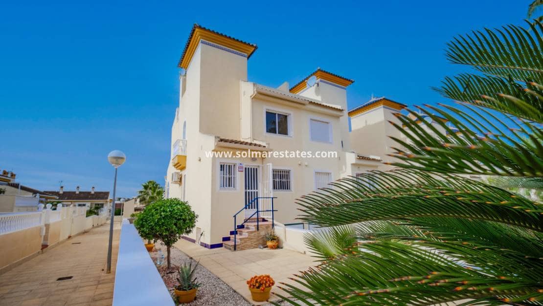 3 sovrum Semi-fristående Villa till salu i Benimar med pool - 249 950 € (Ref: 9566738)